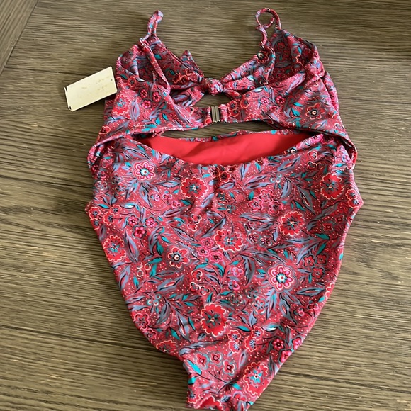 VERONICA BEARD Aniston Cutout One-Piece Swimsuit sz M NWT 278$ - Picture 3 of 5